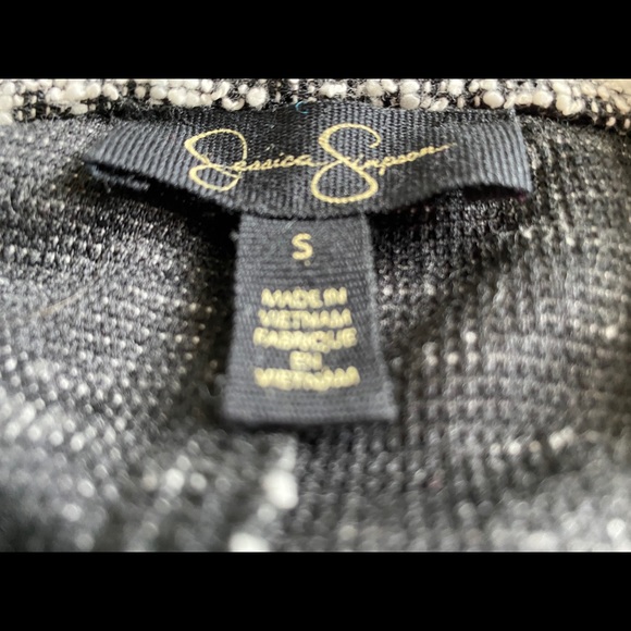 clothes - Picture 8 of 8